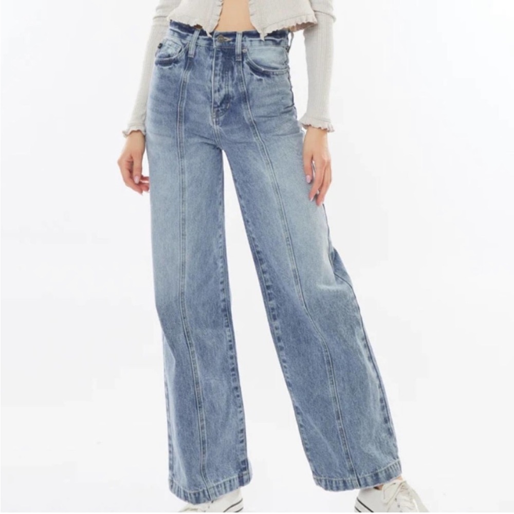 Women's Blue High-Waisted Jeans